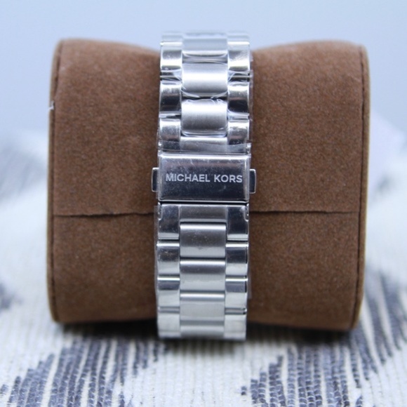 NWT Authentic Michael Kors Bradshaw Silver Watch - Picture 7 of 7